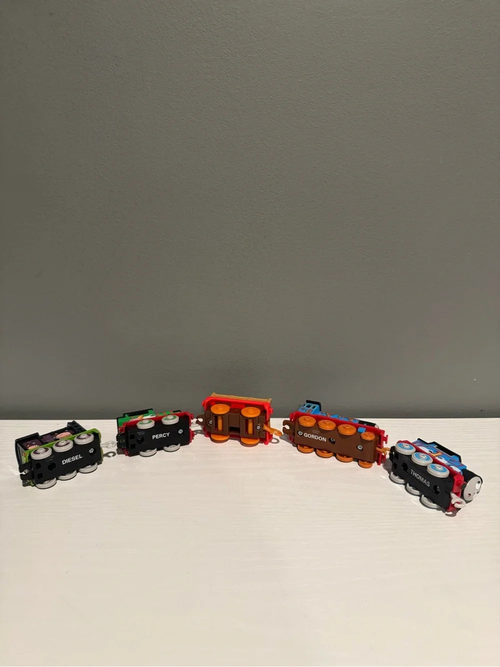 Thomas & Friends Mini Engine Set with Blue, Green, Black, Red, Brown Pieces